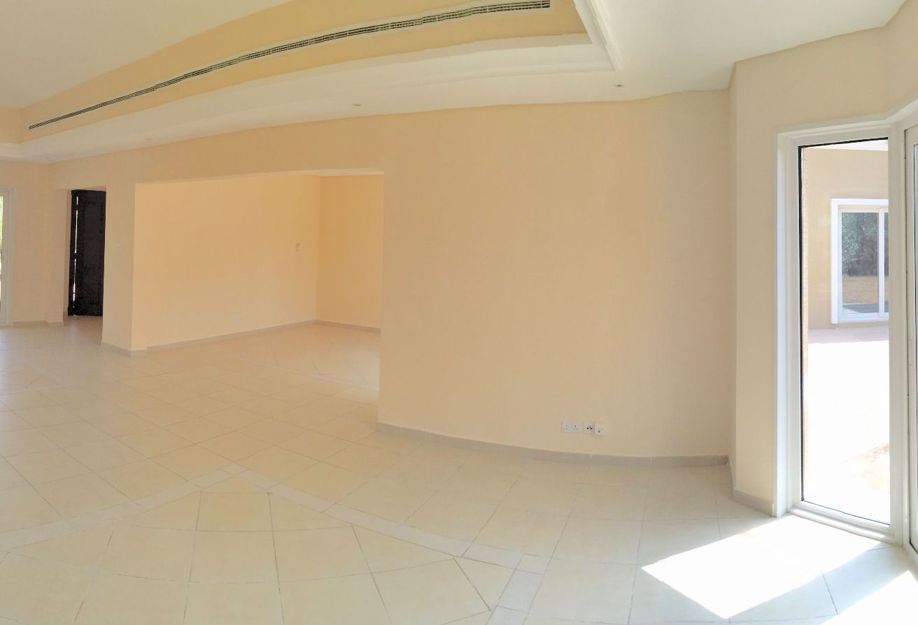 4 bedroom villa in Bungalows Area, Dubai Investment Park (DIP): 10