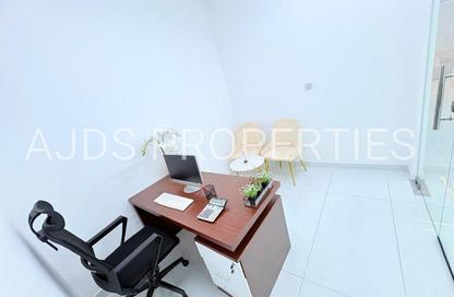 Office Space - Studio - 1 Bathroom for rent in Red Avenue - Al Garhoud - Dubai