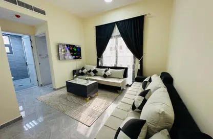 شقة - غرفة نوم - 1 حمام للايجار في مساكن كورنيش عجمان - طريق كورنيش عجمان - عجمان