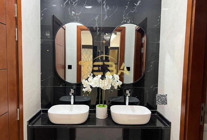 100399252 - Property Image 2