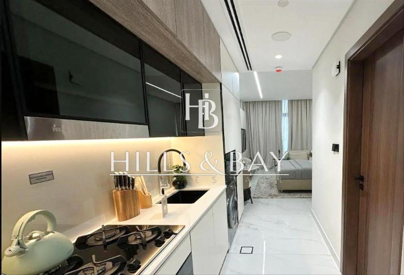 High-Floor 1BR| Bright Layout| Vacant| Unfurnished photo 4