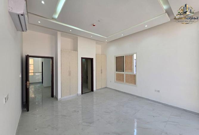 81110621 - Property Image 3