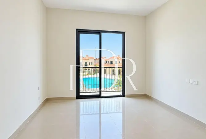 155584386 - Property Image 2