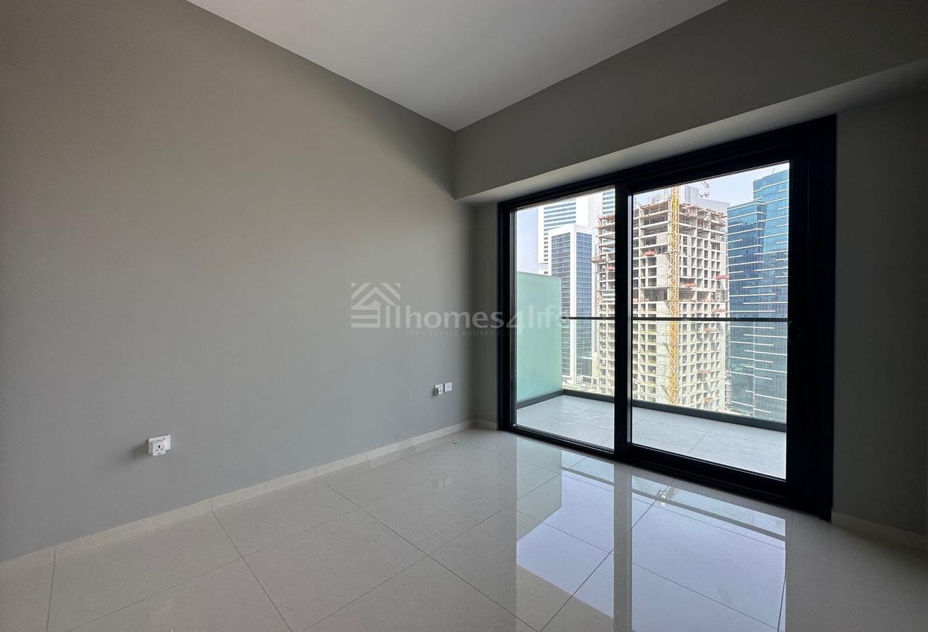 UNFURNISHED 1BHK | HIGH FLOOR | 12 CHEQUES photo 3