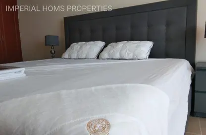 شقة - 2 غرف نوم - 3 حمامات للايجار في مساكن كورنيش عجمان - طريق كورنيش عجمان - عجمان