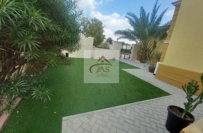 Villa - 3 Bedrooms - 4 Bathrooms for rent in District 7 - Jumeirah Park - Dubai