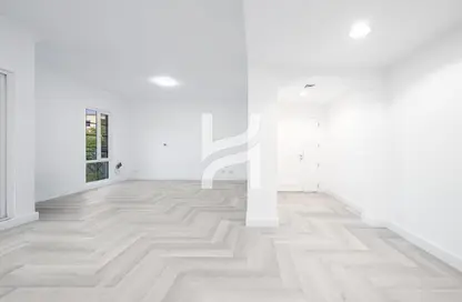 شقة - 2 غرف نوم - 2 حمامات للبيع في جاردن إيست أبارتمنتس أ - شقق الحدائق - مجتمع الحدائق - مجمع دبي للاستثمار - دبي