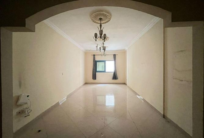 73842121 - Property Image 2