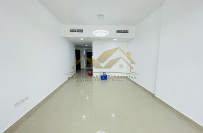 Apartment - 2 Bedrooms - 3 Bathrooms for rent in Jumeirah Garden City - Al Satwa - Dubai