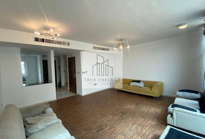 82782454 - Property Main Image