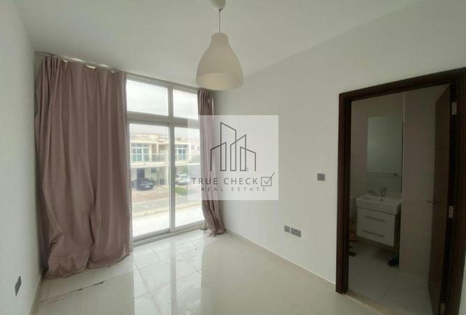 82782454 - Property Image 3