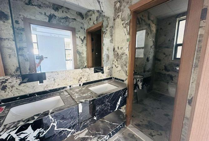 108175648 - Property Image 3