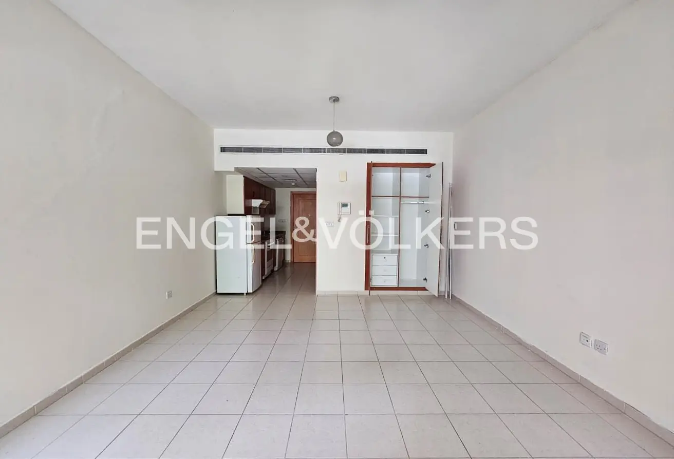 151894431 - Property Main Image