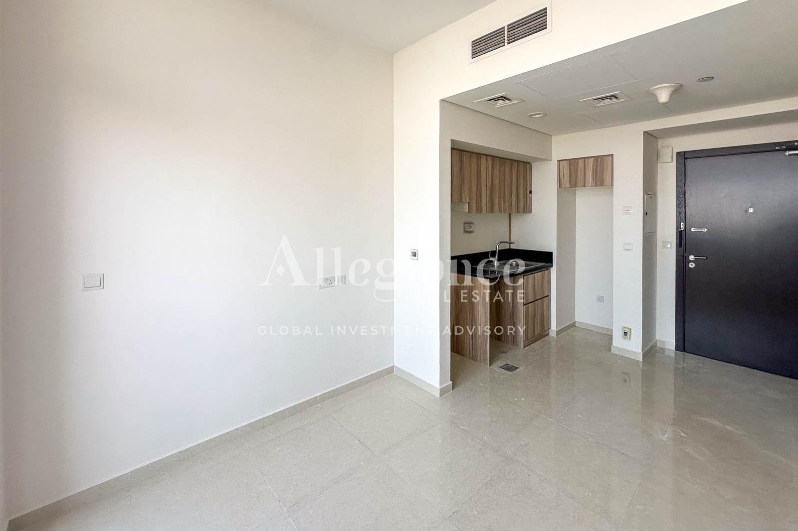 Vacant 1BR | Amenity View | Prime Location — view 2