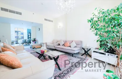 Apartment - 3 Bedrooms - 4 Bathrooms for sale in Silicon Gates 1 - Silicon Gates - Dubai Silicon Oasis - Dubai