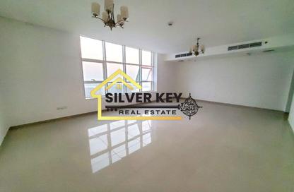 Apartment - 3 - 5 for rent in Al Khan Corniche - Al Khan - Sharjah