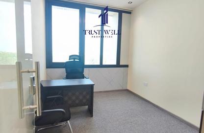 Business Centre - Studio - 5 Bathrooms for rent in Dar Al Salam Building - Corniche Road - Abu Dhabi