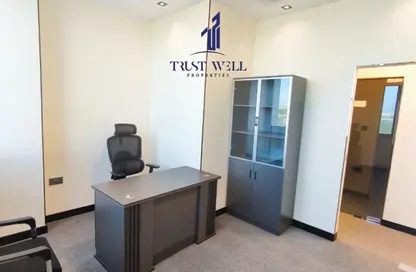 مركز أعمال - استوديو - 5 حمامات للايجار في بناية دار السلام - شارع الكورنيش - أبوظبي