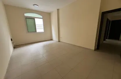 Apartment - 2 Bedrooms - 2 Bathrooms for rent in Al Qulaya'ah - Al Sharq - Sharjah
