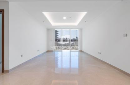 Apartment - 1 - 1 for rent in Palace Beach Residence Tower 2 - Palace Beach Residence - Emaar Beachfront - Dubai Harbour - Dubai