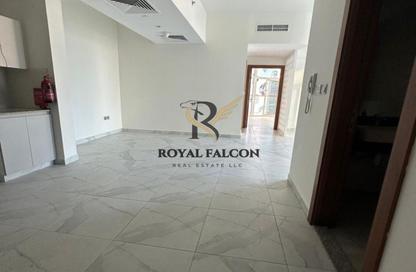 Apartment - 1 Bedroom - 2 Bathrooms for rent in Millennium Binghatti Residences - Business Bay - Dubai