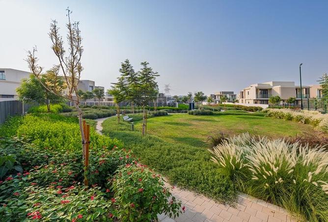 Ready to Move 4BR | Single Row Villa