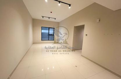 Apartment - 2 Bedrooms - 2 Bathrooms for rent in Gulfa Towers - Al Rashidiya 1 - Al Rashidiya - Ajman