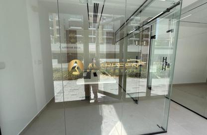 Retail - Studio - 1 Bathroom for rent in Azizi Riviera 42 - Azizi Riviera - Meydan One - Meydan - Dubai