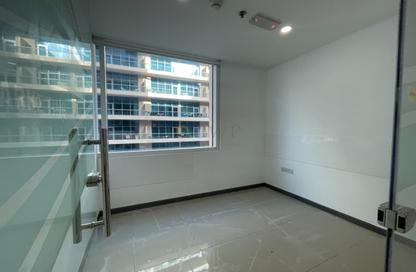 Office Space - Studio - 4 Bathrooms for rent in Bay Square Building 7 - Bay Square - Business Bay - Dubai