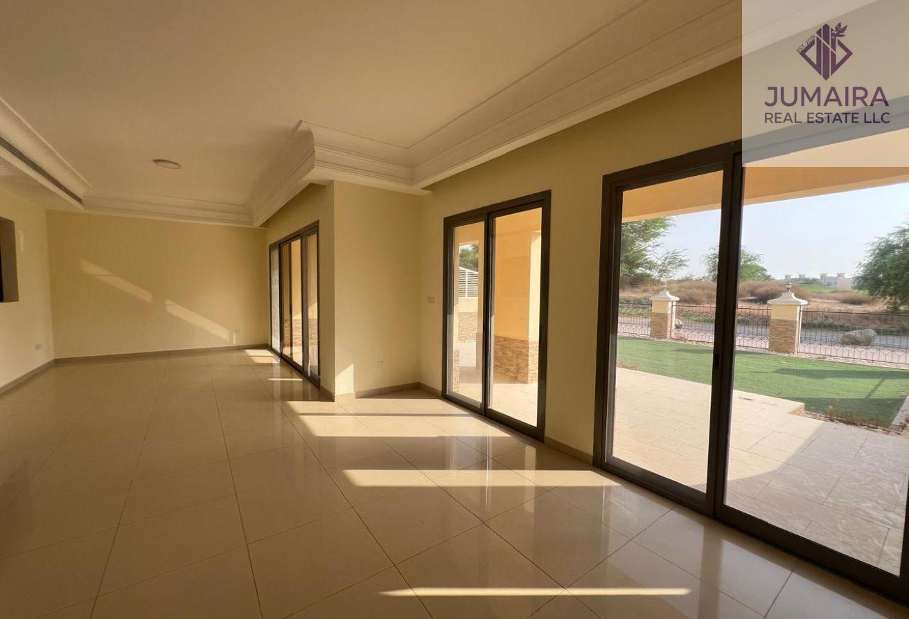 Spacious 4BR Townhouse | Golf View | Near School