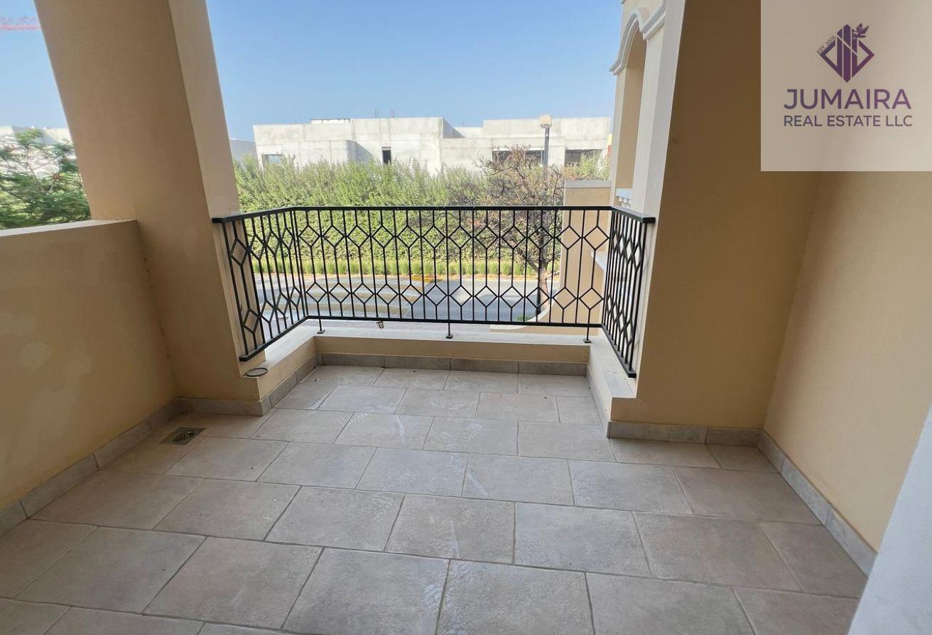 Spacious 4BR Townhouse | Golf View | Near School