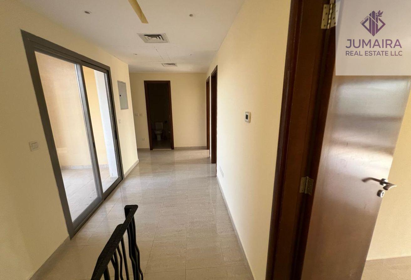 Spacious 4BR Townhouse | Golf View | Near School