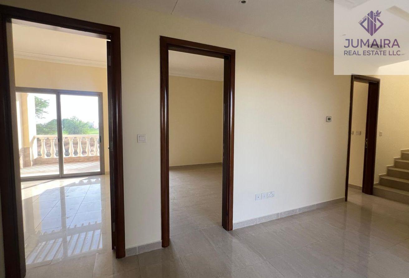 Spacious 4BR Townhouse | Golf View | Near School