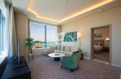 Apartment - 1 Bedroom - 2 Bathrooms for sale in The Palm Tower - Palm Jumeirah - Dubai