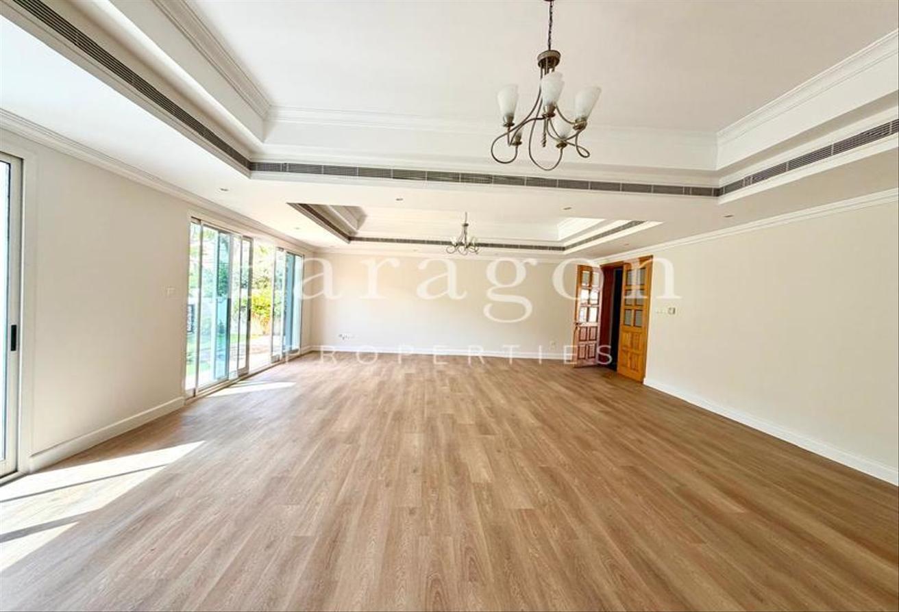 SPACIOUS 4BR + STUDY | POOL & GYM | NEAR BEACH photo 2