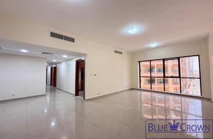 Apartment - 3 Bedrooms - 3 Bathrooms for rent in Golden Sands 9 - Al Mankhool - Bur Dubai - Dubai