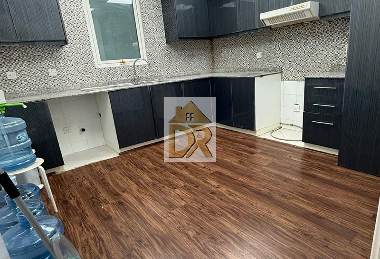 Upgraded | Huge size | 2Bed+Miad's | Wood Flooring photo 6