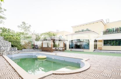 Villa - 4 - 4 for rent in Jumeirah Park - Dubai