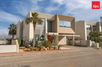 Villa - 5 Bedrooms - 7 Bathrooms for sale in Garden Homes Frond N - Garden Homes - Palm Jumeirah - Dubai