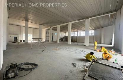 Warehouse - Studio - 2 Bathrooms for rent in Umm Al Thuoob - Umm Al Quwain