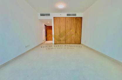 Apartment - 1 Bedroom - 2 Bathrooms for rent in Sheikh Zayed Road - Dubai