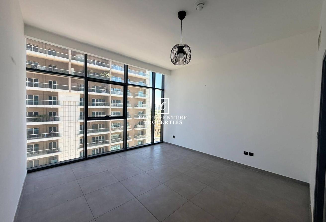MODERN LAYOUT | PRIME LOCATION | SPACIOUS photo 2