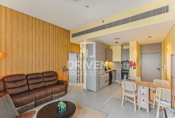 Fully Furnished | High Floor | Prime Location photo 2
