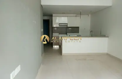 Apartment - 1 Bedroom - 2 Bathrooms for rent in La Perla Blanca - District 15 - Jumeirah Village Circle - Dubai