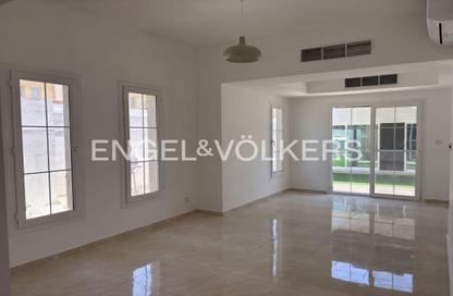 Villa - 4 Bedrooms - 5 Bathrooms for rent in Springs 11 - The Springs - Dubai Villa - 4 Bedrooms - 5 Bathrooms for rent in Springs 11 - The Springs - Dubai