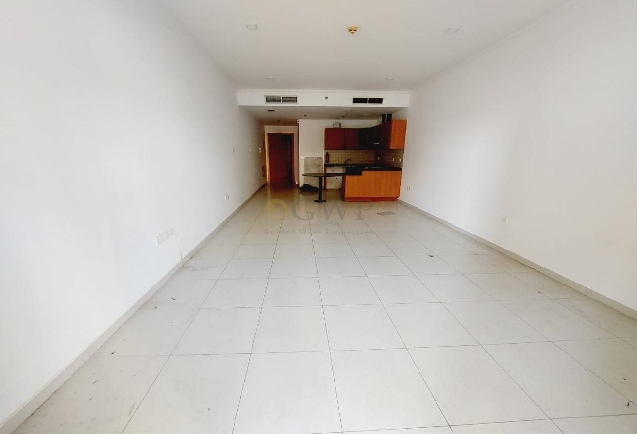Free Chiller | Bright | Balcony | Parking photo 3