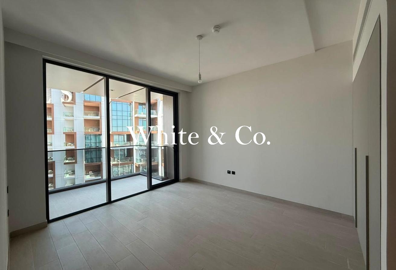 Multiple options | Vacant | Large Balcony photo 10