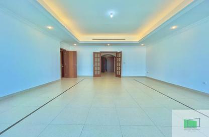 Apartment - 3 Bedrooms - 4 Bathrooms for rent in Al Aryam Tower - Tourist Club Area - Abu Dhabi