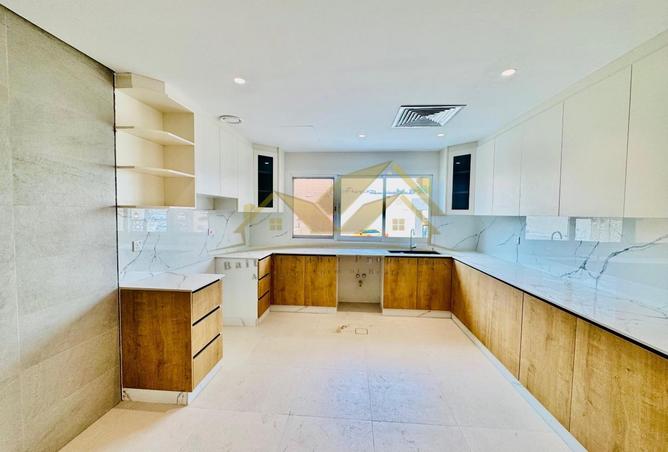 65154182 - Property Image 3