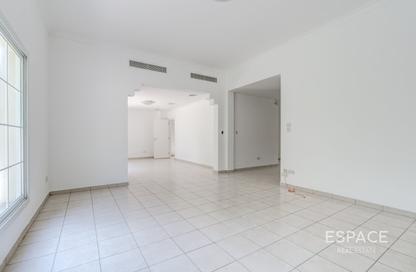 Villa - 3 - 2 for rent in Deema 2 - Deema - The Lakes - Dubai